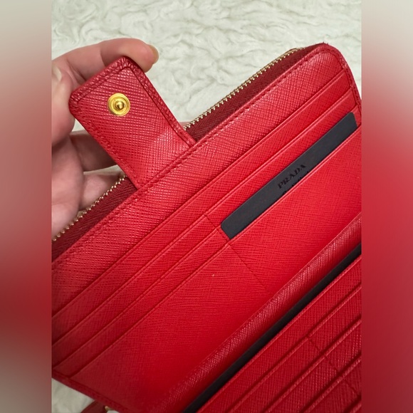 Prada organizer wallet comes with COA - Picture 11 of 12